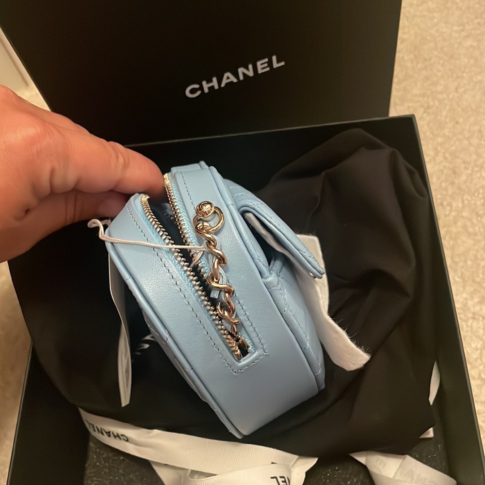 š„Rare baby light blue Chanel heart bagš„ - Picture 8 of 8